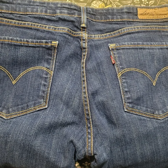 Women's Levi's Demi Curve Boot Cut Jeans In A Medium Wash. Size 10. - Picture 5 of 8